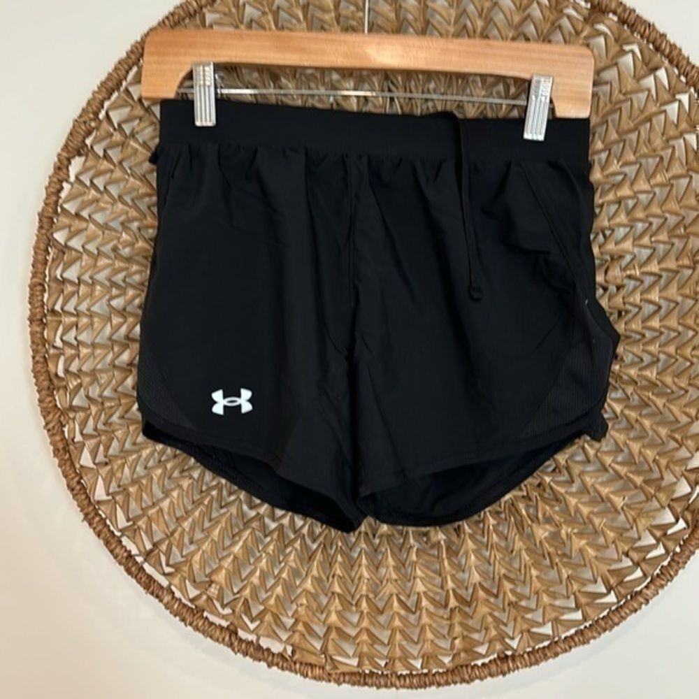 Under Armour black heat gear athletic shorts size xsmall